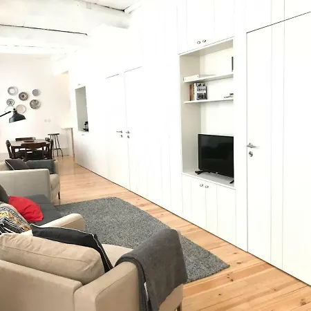 Loios Flat דירה *